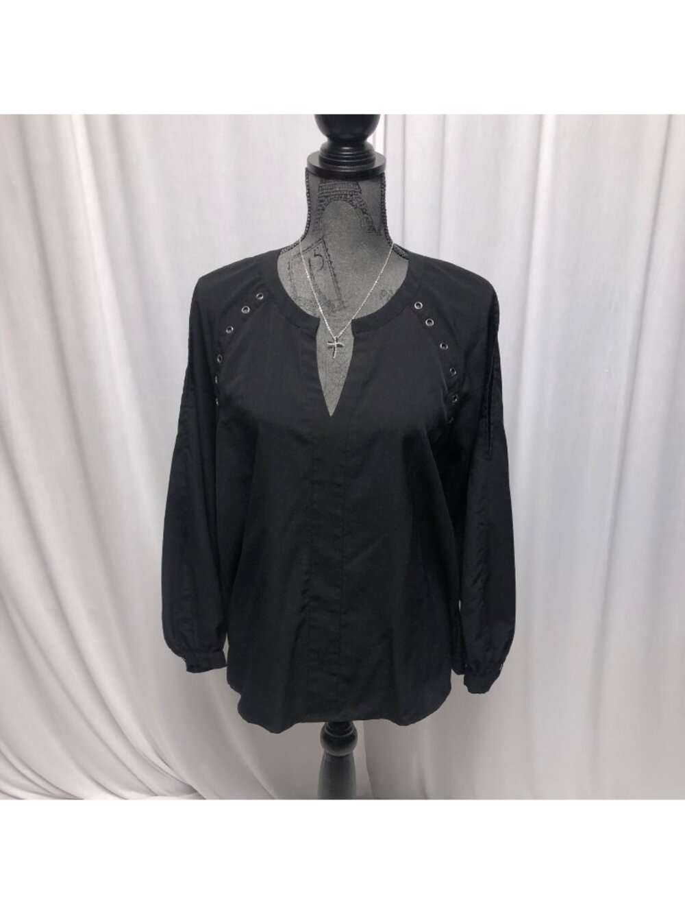 Collective Concepts Top Womens Size Medium Black Grommets Cold Shoulder Peasant
